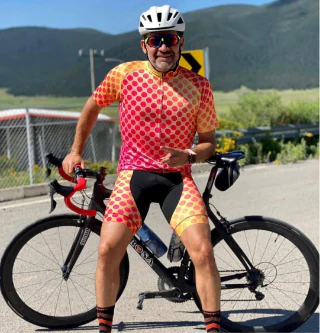 horatios_muzzle's tweet photo. i have seem to have stumbled upon a corner of twitter where cyclists make posts about how they are an oppressed class...? like yeah..? thats why we make you all wear these ugly ass outfits ...? its supposed to be like the scarlet letter...? https://t.co/ZGW91uWSv2