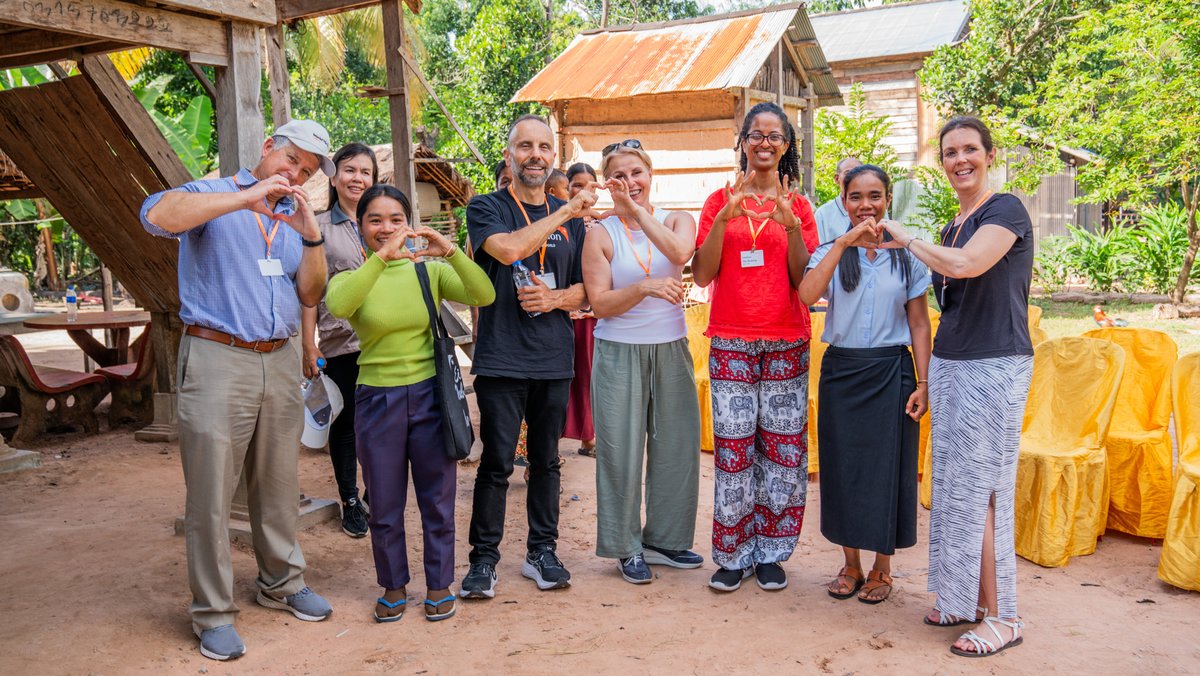 WorldVisionKH's tweet photo. @WorldVisionKH is honored to welcome Mr. @Andrew Morley, President and CEO and board members of @WorldVision to Area Programme in Siem Reap province. 👏👏
#WorldVisionInternational #Cambodia #FieldVisit https://t.co/LBulhg8Jch