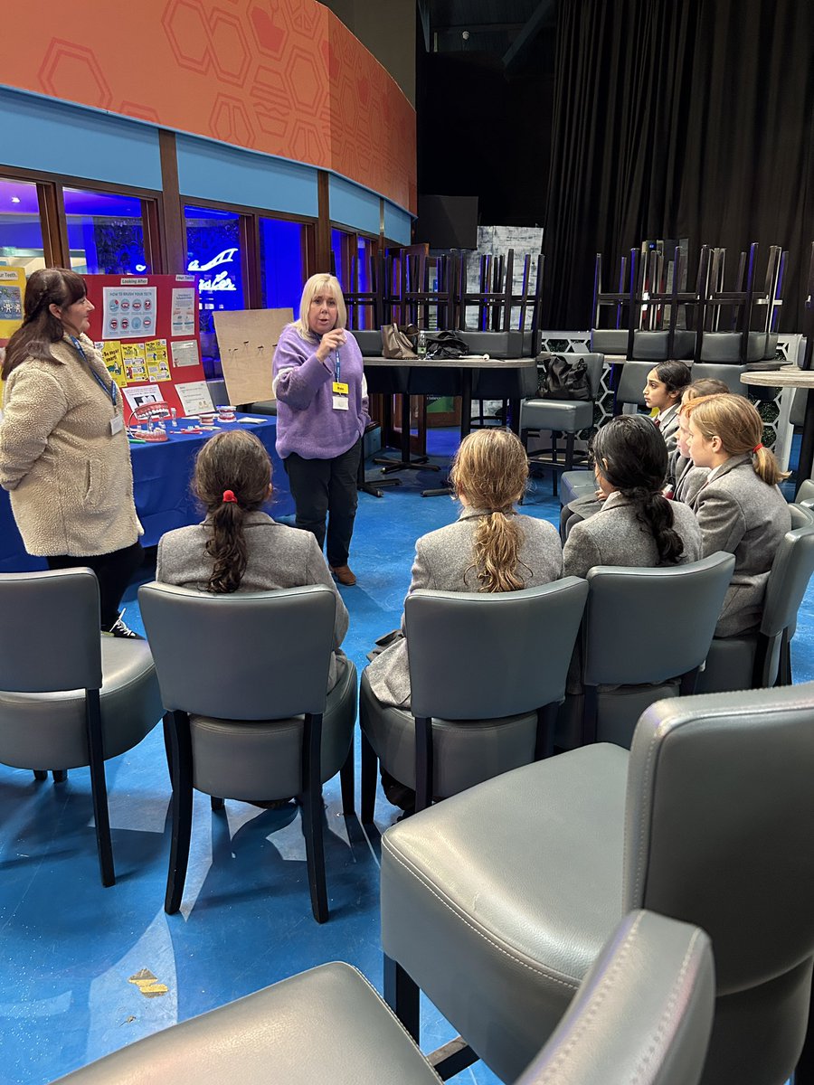 BGS_UpperSch's tweet photo. A great and informative afternoon for Year 6 on their junior citizen trip. Thank you @RunnymedeBC. #BGSY6 #juniorcitizen https://t.co/uq1rAnAh5a