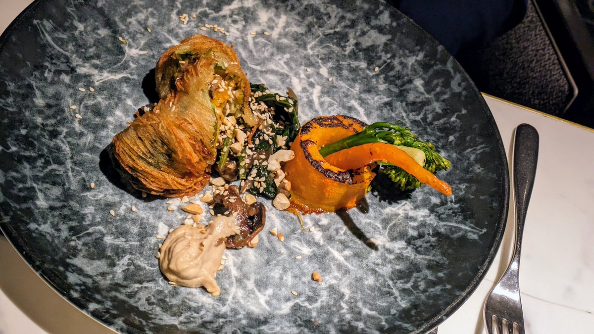 VeganOlive1's tweet photo. Fantastic dinner in The Limelight Club on @pandocruises Iona....The #Vegan options were delicious #Vegan #Cruising #Cruise #Veganblogger ❤️😍🚢☺️🌻👍👌🌱😋 https://t.co/qJdOdmY6yx