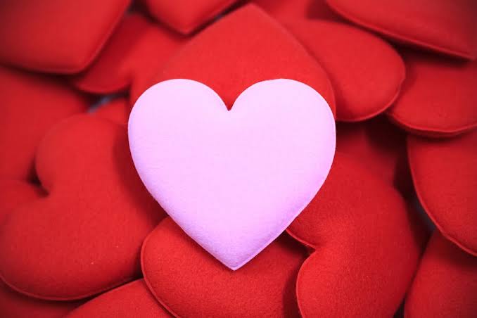 NigeriainfoFM's tweet photo. Its Love โค Wednesday now on #WhaatsUpLagos and it is a full house ๐
@dee_feta & @ELSiEiSY are joined by the #ChatStation's @ada_blezy to take a look at how the opposite sex can win your heart.
๐ What is the way to your heart? They ask.
Join the conversation... #LetsTalk https://t.co/jsU0cQCxeS