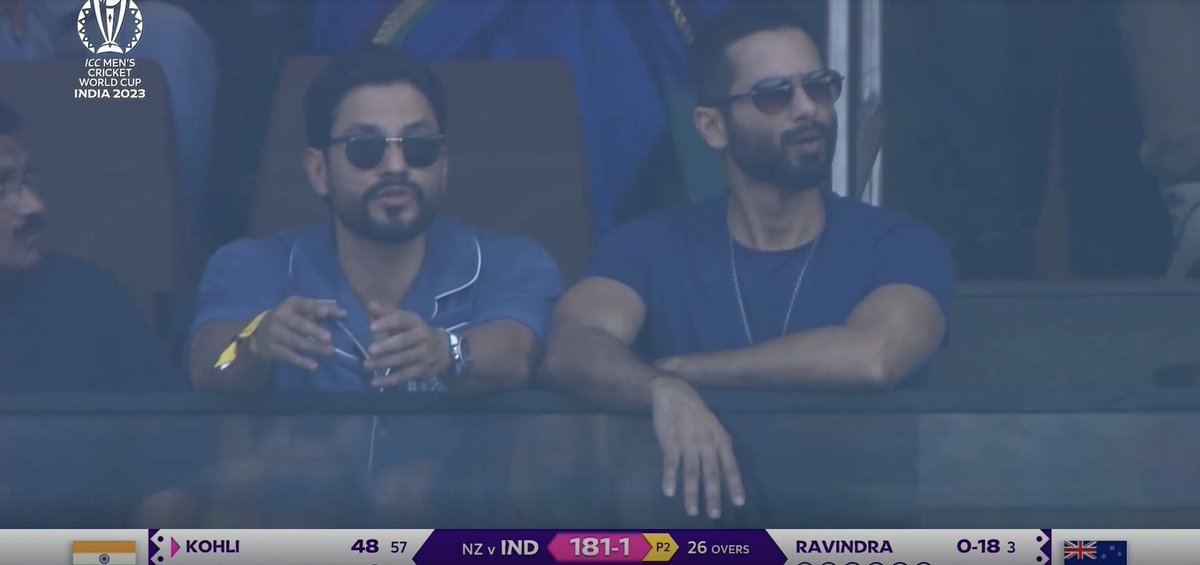 #ShahidKapoor & #KunalKhemu currently present in the Wankhede stadium! @shahidkapoor