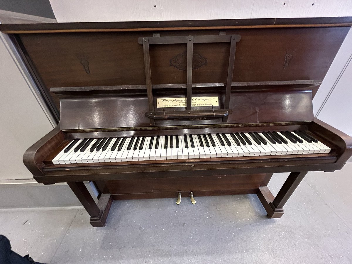 Lance Sandle tweet media