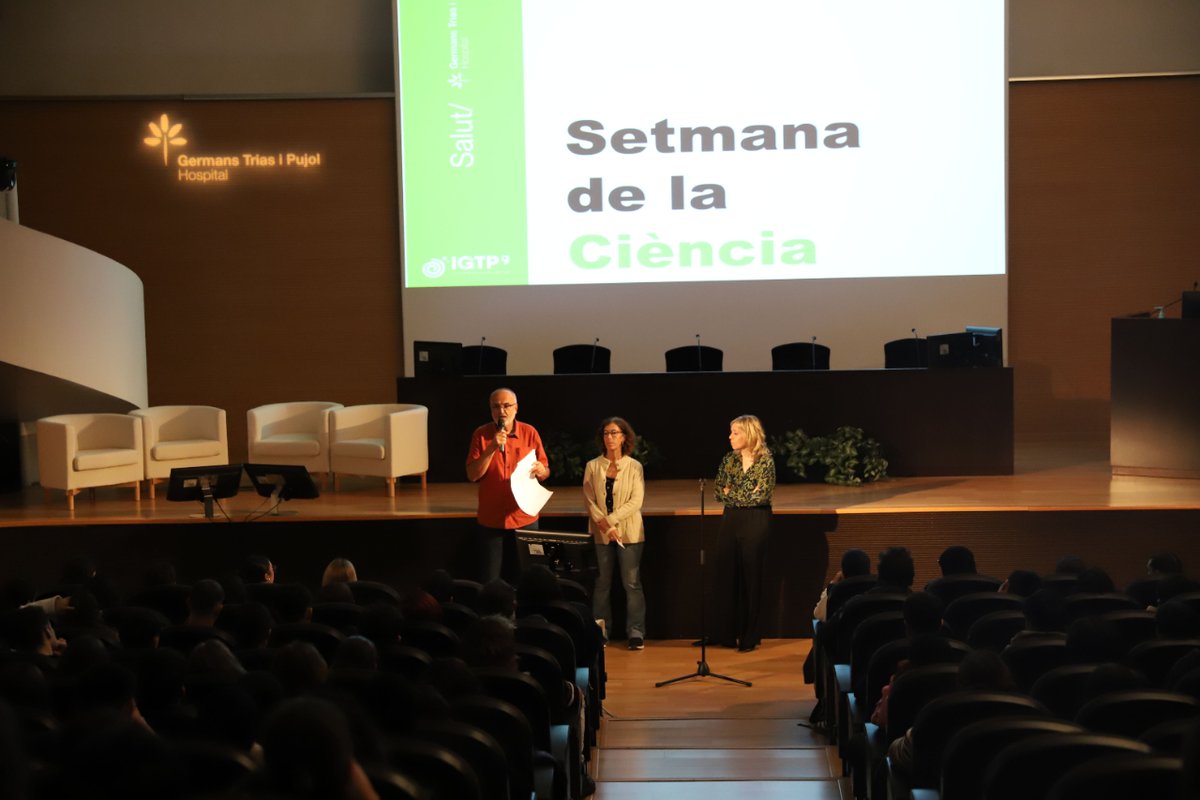 hgermanstrias's tweet photo. 📌28a #Setmanadelaciència @fundaciorecerca recala al #CampusCanRuti #SC23CAT
200 d’alumnes de secundària assisiteixen a un xerrada científica i recorren espais assistencials i de recerca. A #hgermanstrias han visitat #LabClinicMN i les urgències
ℹ️https://t.co/72vbM457PJ https://t.co/YX2sR5bH3e