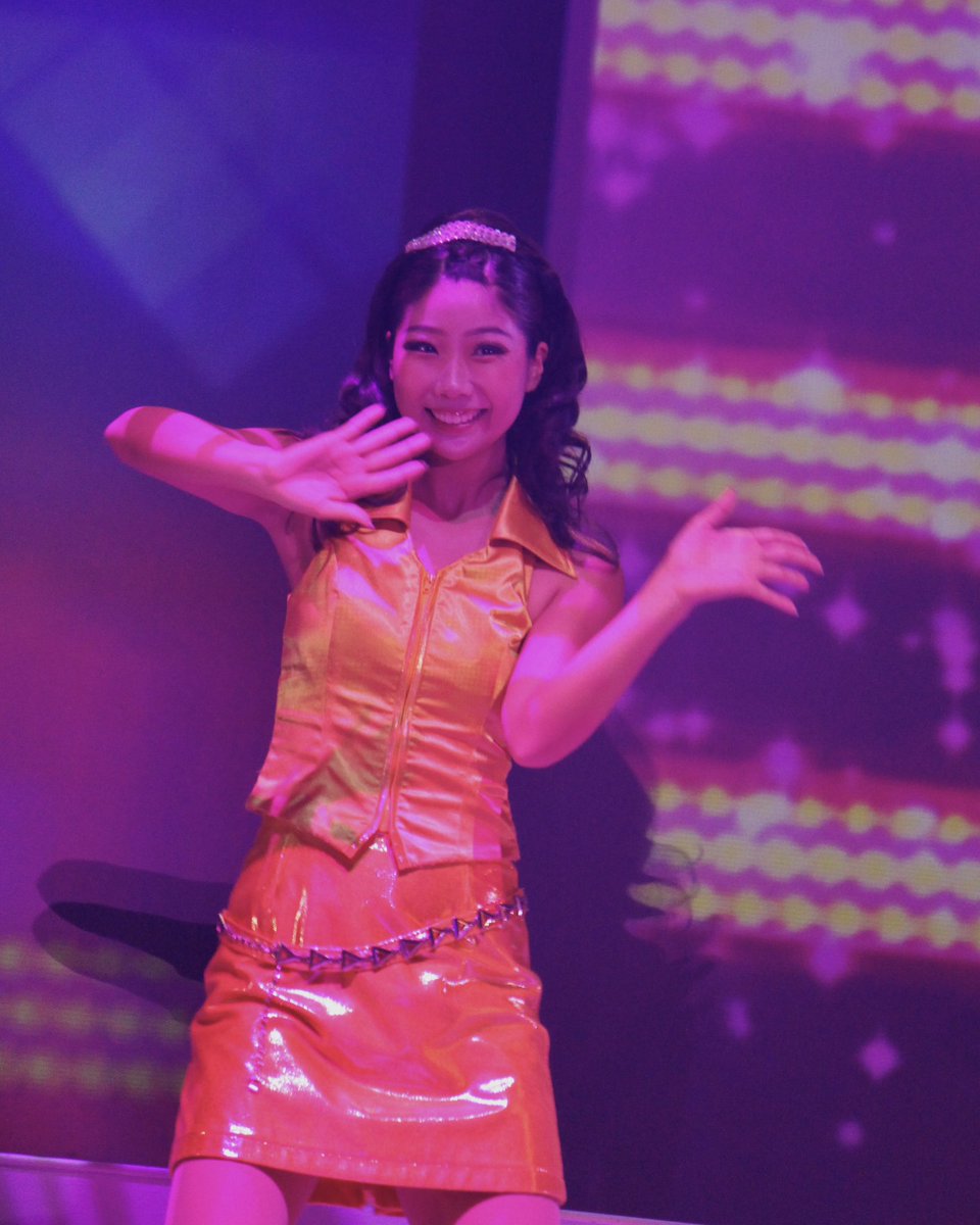 ran_ms_1108's tweet photo. 5th ユニバーサル・パーティ🌏
女性の方の衣装が素敵で指先まで美しくて見惚れます💛🩷
#USJファン #USJファン5thAnniversary
#UNIVERSALPARTY
#ユニバーサルパーティ https://t.co/5K78vuYVOB