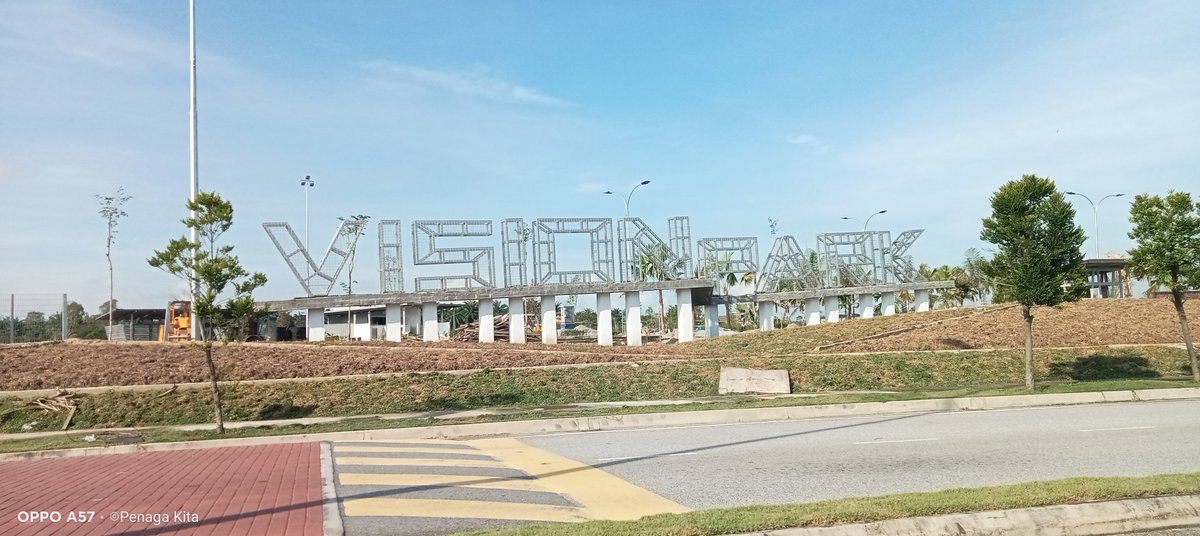 KitaPalaBataih's tweet photo. Vision Park tengah dinaik taraf lagi. 

Memang lagi padu. https://t.co/kpd9T35y4g