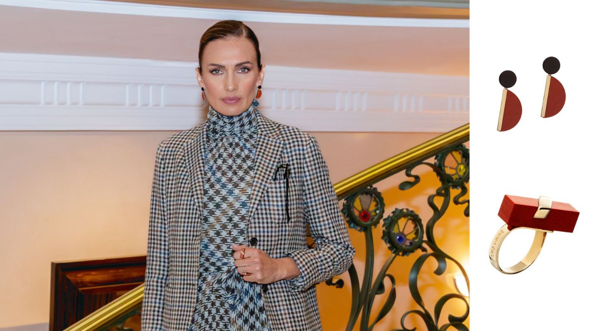 joyasbelenbajo's tweet image. La elegante modelo Nieves Alvarez @OfficialNievesA vistiendo de @carolinaherrera, con algunos de mis diseños @joyasbelenbajo en el programa de @flashmoda_TVE
Agradecida al estilista #franmarto ☺️

#flashmoda #modaespañola #joyasartesanales #joyasdeautor #joyasbelenbajo
