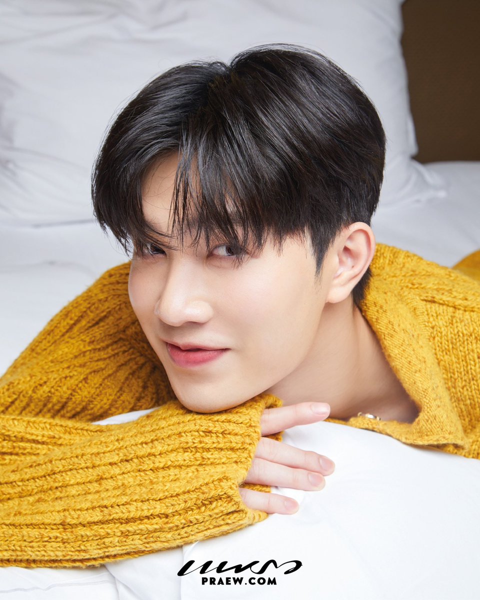 Praewdaily's tweet image. Melt your heart with the latest fashion set from 'Tutor &amp;amp; Yim,' along with an interview in the Praew Favor column in the November issue of Praew Magazine ❤️. And if you want to feel even more excited, you have to meet them up close at the event #PraewMeetAndReadXTutorYim Saturday…