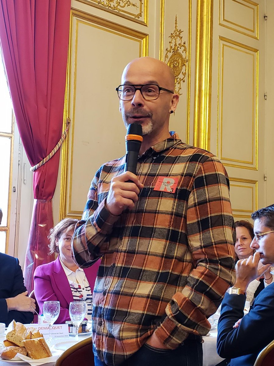 Témoignage de <a href="/jgaillard1777/">Gaillard Jérôme.</a> chef d'établissement de Saint-Vincent d'Hendaye où plusieurs initiatives ont été mises en place pour impliquer les parents
#PDDApel