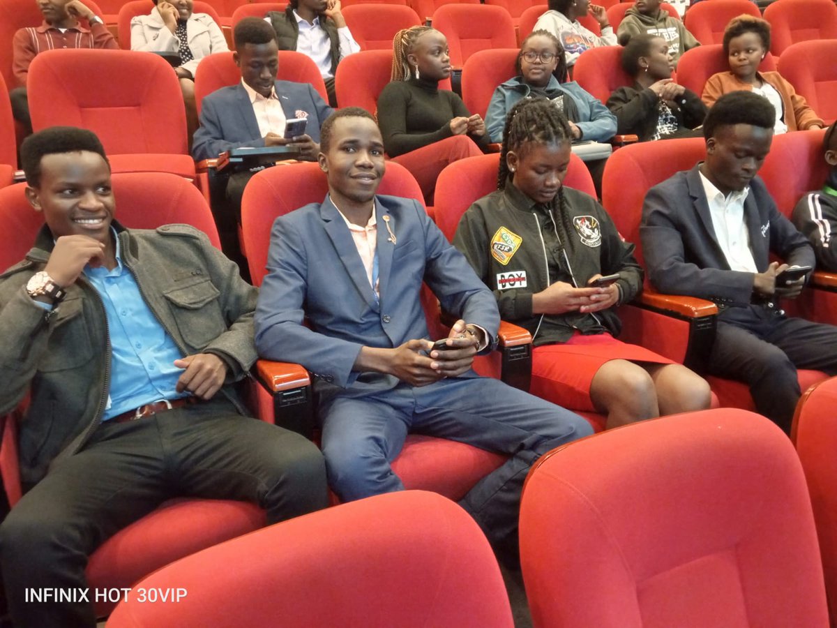 Sonbenz1's tweet photo. Proudly representing Zetech University at the University of Nairobi for Vuka Employability Skills. it's a journey towards professional growth and success. Grateful for the opportunity to showcase Zetech's excellence and learn valuable employability skills #zetecheexperience https://t.co/z0Wb3aGfgq