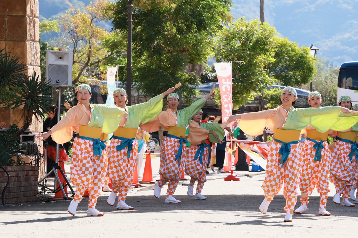 2ndmizunasu's tweet photo. SHINBA 〜真羽〜 さま
おどるんや
〜第19回 紀州よさこい祭り〜
和歌山マリーナシティ
いこらストリート演舞場
2023.11.11
素晴らしい演舞を有難うございました!
#真羽
#SHINBA
#おどるんや
#紀州よさこい祭り https://t.co/WsmbJgF91R