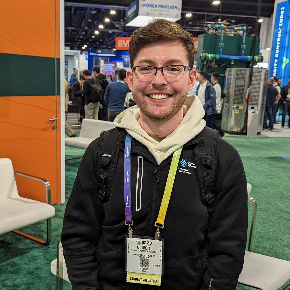 At #SC23 @NJIT PhD student Oliver Alvarado Rodriguez helps the conference as a Student Volunteer! @OliverAlvaRod @NJITYingWu #Supercomputing #IamHPC bit.ly/3soUluN