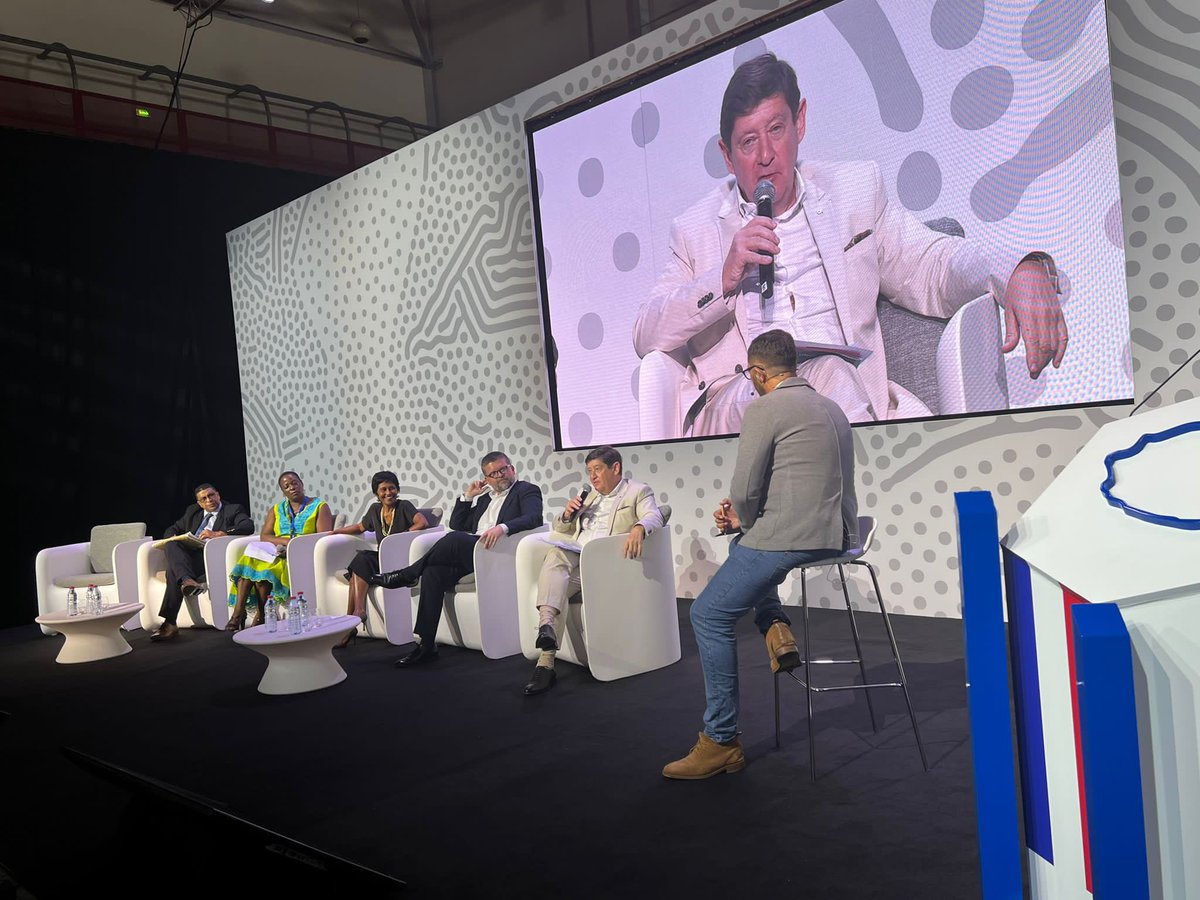 unccas's tweet photo. Première table ronde des #RencontresUnccas sur les défis de la cohésion sociale #Outremer, avec @luccarvounas, @PatrickKanner, @ebareigts, Sabrina Roger et Thierry Sébéloué.  
Retransmission sur @publicsenat et à suivre sur https://t.co/jRfjk38st9 https://t.co/VNAjilC7bb