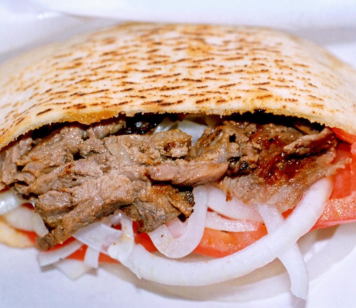 「夕食に何を食べようかとお考えですか？それならば、スター・ケバブの素晴らしい味わいにご招待します！毎日新鮮な商品でサービスを提供しています！」