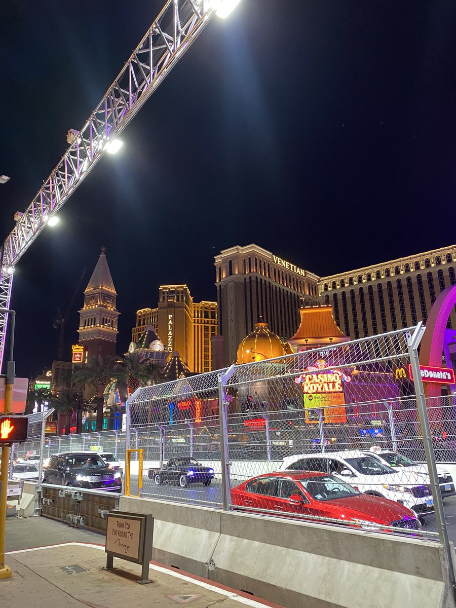 LaurentDupin_f1's tweet image. Las Vegas et son célèbre Strip transformé pour la F1