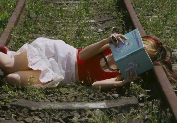 REGINAVGEORGE's tweet image. me waiting for a train to run me over