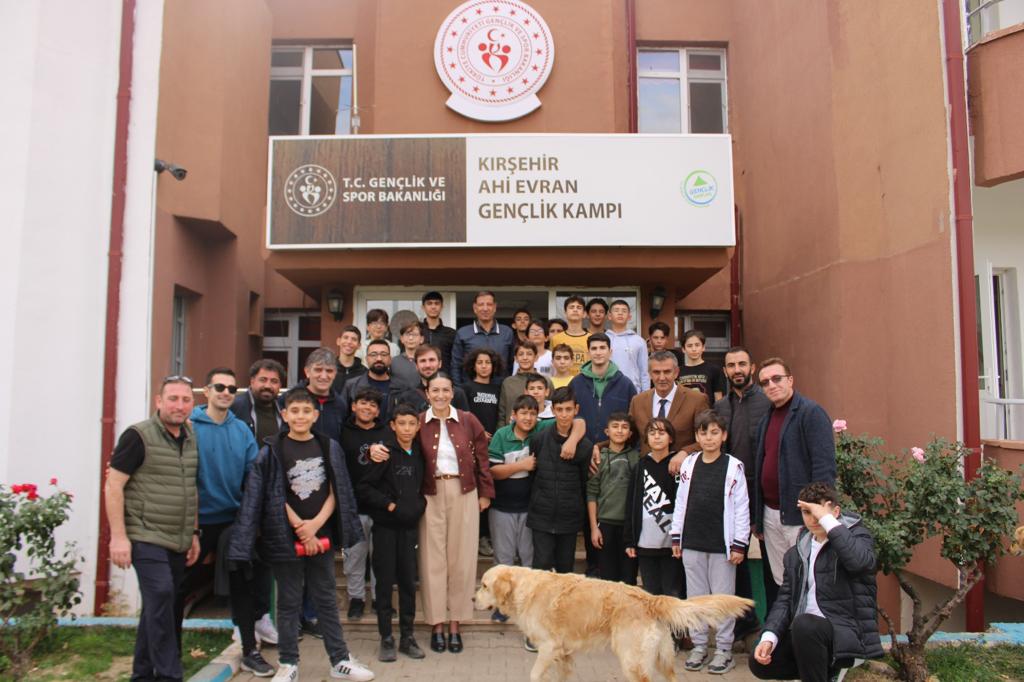 MebOrgm's tweet photo. 📢 Depremden etkilenen bölgelerde eğitim gören özel eğitim gereksinimli ve özel yetenekli erkek öğrenciler için özel bir kamp programı düzenlendi.
🏕️ 🛶

🗓️ 11-14 Kasım

📍 Kırşehir Ahi Evran Gençlik Kampı

🪩 https://t.co/IAyKEwW282

@tcmeb @Yusuf__Tekin #MustafaOtrar https://t.co/KIQWN4bIsk
