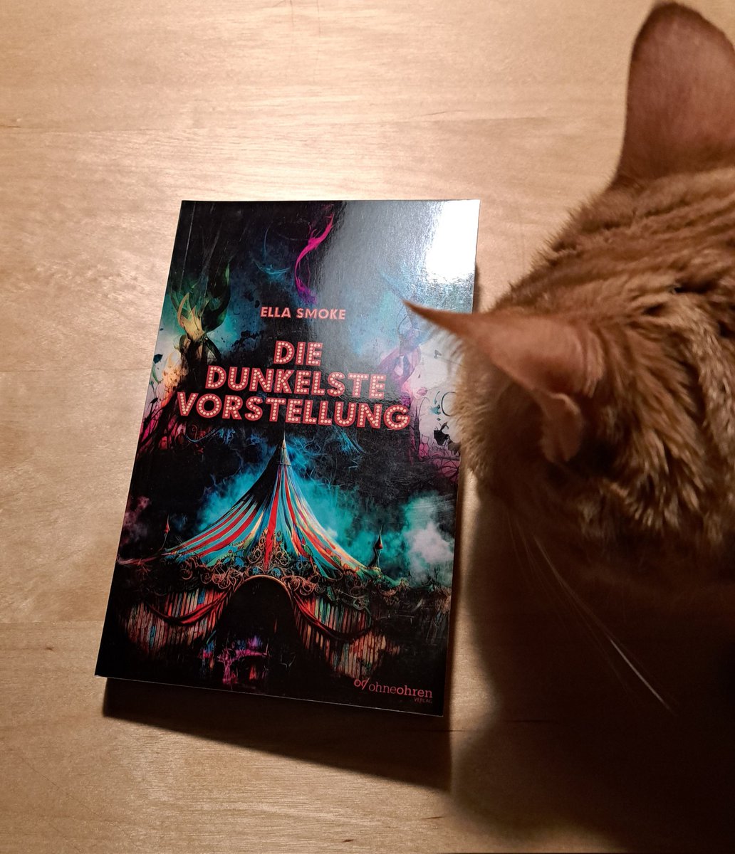 Danke, @ohneohren (und <a href="/ellasmoke/">Ella Smoke</a>) - wir sind gespannt ...
🎪

#buch #lesen #autorin #book #reading #dark