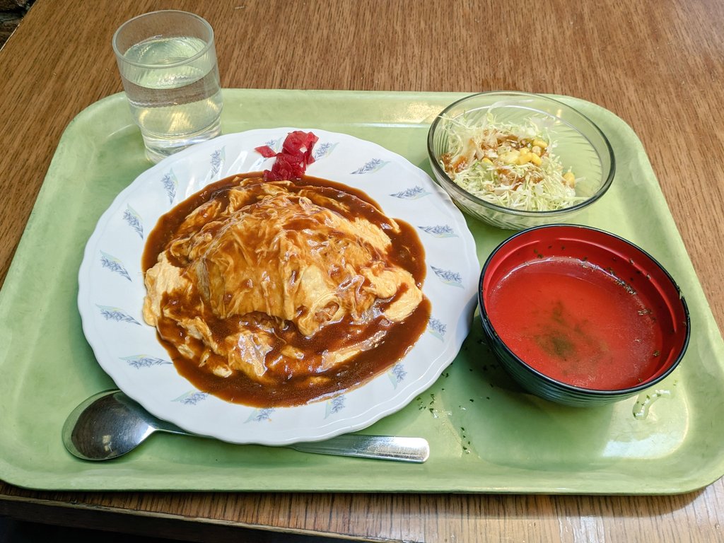 fk_hitori's tweet photo. 福岡で一般人も入れる社員食堂といえば新天町内にある新天町倶楽部。でも、行くのは初めて。

Youtubeでみたオムライスが気になったのでオーダー。ふわとろオムライスにサラダとスープがつい���680円。

他のメニューも気になるので再開発始まる前に通おう。 https://t.co/6xTa1f4auD