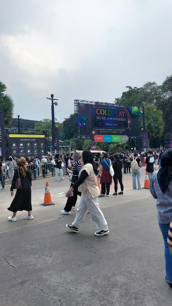 WTB coldplay jakarta cat 5/6. Cod venue langsung