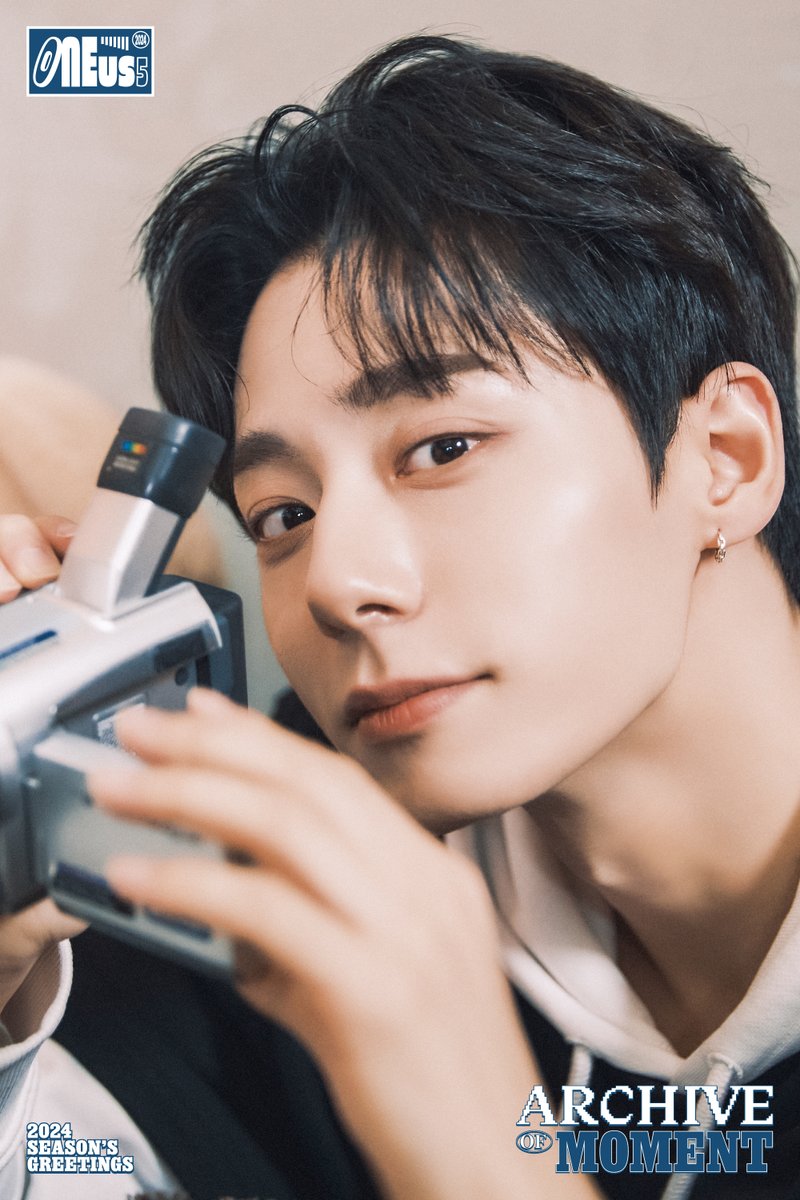 official_ONEUS's tweet image. [#원어스]

원어스(ONEUS) 2024
SEASON’S GREETINGS

🏫 CONCEPT PHOTO 🏫

📹 HWAN WOONG 📹
📹 XION 📹

📍 예약 판매 기간
✔ ~ 23.11.21 (화) PM 3:00

📍 비젠트몰
✔ bizent.co.kr/m/product.html…

#ONEUS #시즌그리팅
#환웅 #HWANWOONG 
#시온 #XION
#ARCHIVE_OF_MOMENT