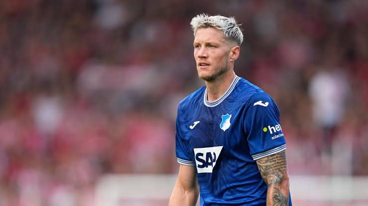 💥 Hoffenheim'dan ayrılması gündemde olan Wout Weghorst için Galatasaray devrede. 🚨 Sarı Kırmızılı ekip, bonservisi Burnley’de bulunan ve Hoffenheim’da kiralık oynayan 31 yaşındaki futbolcuyu satın almak istiyor. (Fanatik)