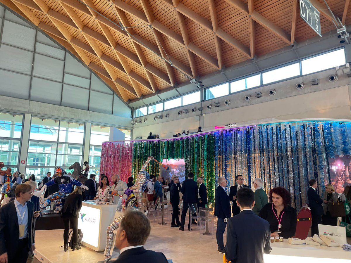 HMMRPRTNRS's tweet photo. In the newly emerging European circular economy, #ecomondo2023 was a meeting of minds, a great showcase of ideas and a fantastic networking opportunity. Bravo to @Ecomondo for the excellent platform. #circulareconomy #greenhydrogen #decarbonizeeverything
https://t.co/Z0DFLIb0wC https://t.co/jyr4OqzOcw