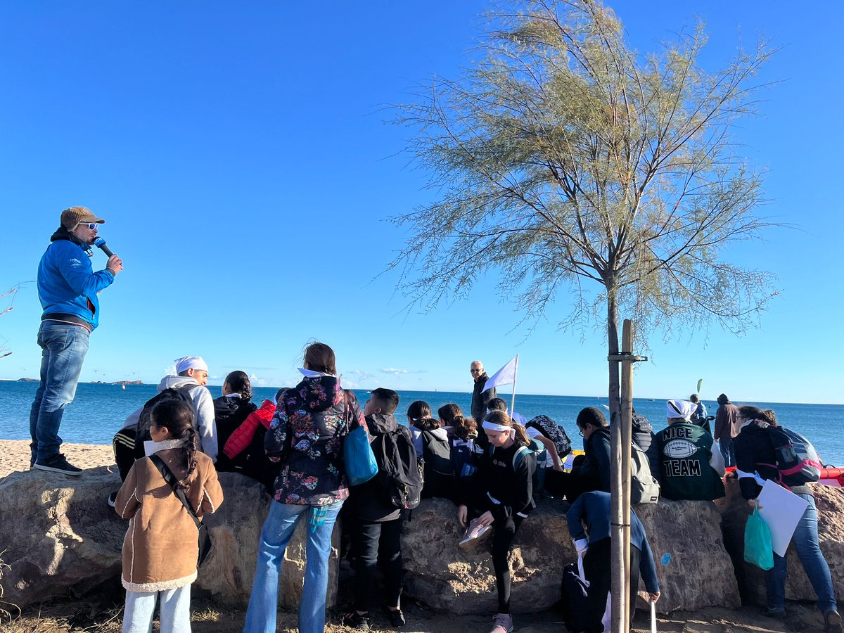 ApprendsEnergie's tweet photo. 270 élèves de CM2 ont été accueillis, le 10 novembre à Fréjus pour un événement « J’apprends l’énergie » à l’occasion de la finale de l’ENGIE kite tour 2023 !
#JapprendsLenergie #Education #Sensibilisation #EcoGestes #EnergieDurable #Frejus #Kitesurf #Engie #FutureGeneration https://t.co/rntpGdoApG