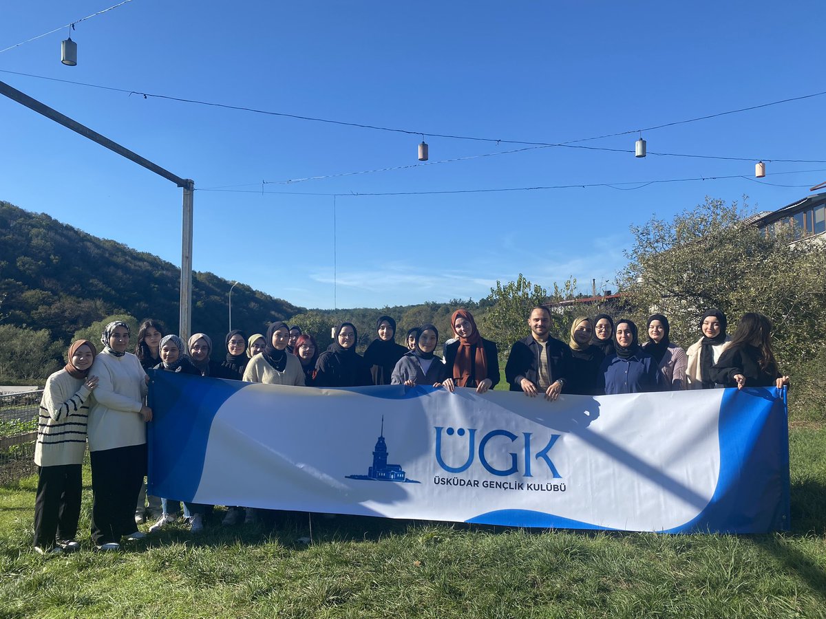 Üsküdar Gençlik Klübü olarak Tenzile Erdoğan Kız Anadolu İmamhatip Lisesi ile kahvaltı programı gerçekleştirdik.