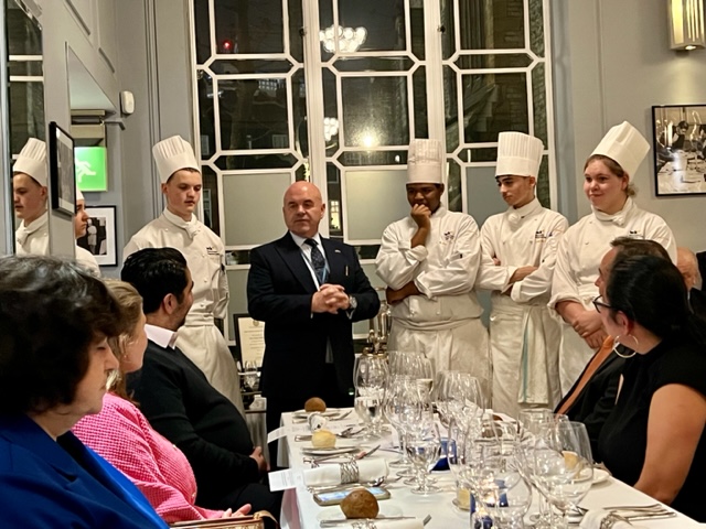 British chefs of the future prepare a fantastic dinner using a wide range of US ingredients to celebrate US food and drink during USA Week. Lovely evening with @USAinUK and guests. Wishing the talented young chefs @WKCHospitality the very best for their future careers!