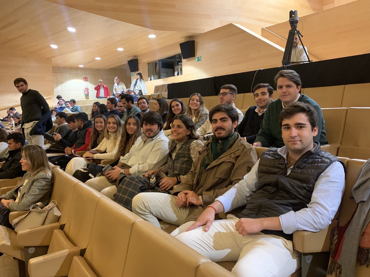 ETSIAM_MIA's tweet photo. Comenzamos #DATAGRI2023 en @Riojaforum con nuestros alumnos de @ETSIAM_MIA @DigitalAgriUCO y Master Proteccion Vegetal de la @Univcordoba https://t.co/5kpuqvHE1L