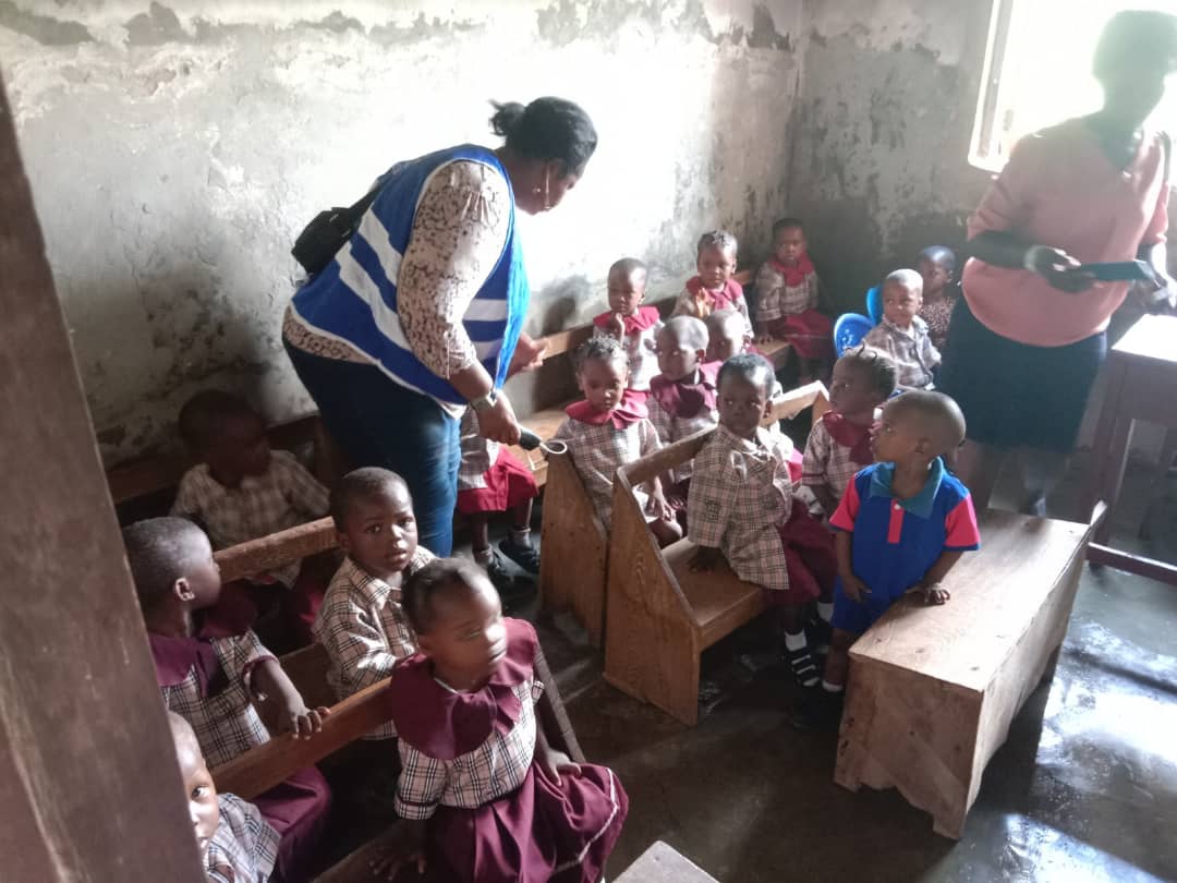 osphcda's tweet photo. Health is a collective responsibility!

Our #NIPDs vaccination campaign team in Ile-Oluji is underway. Be part of the movement to safeguard our children's health in Ondo State.
#EndPolioNow  #NIPDsDay5 https://t.co/FBnxtpkBY8