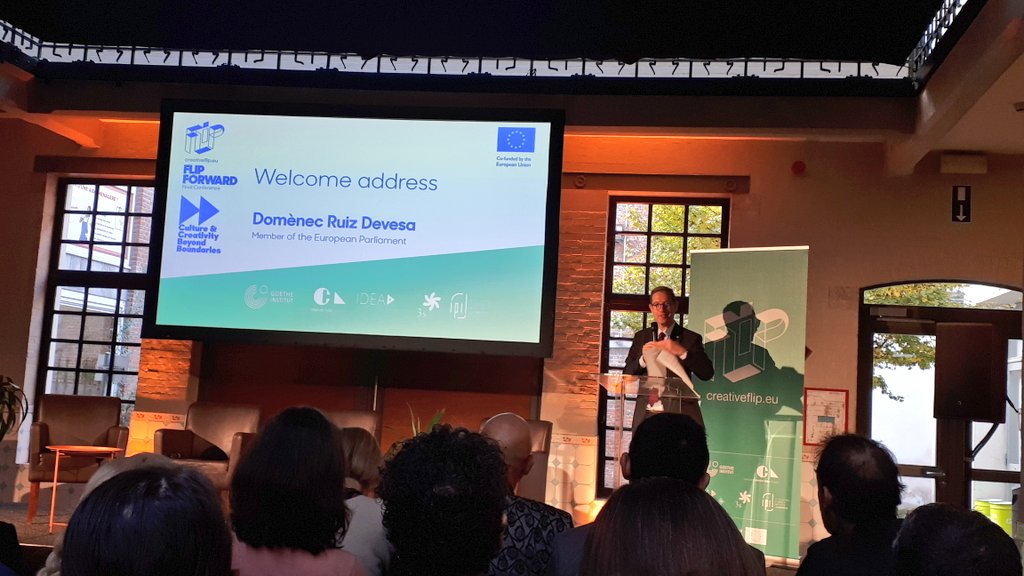CultCreatorsEU's tweet photo. Our #CCFG member @DomenecD just addressed more then 200 participants of the @CreativeFLIP_EU final conference, highlighting the importance of a European #StatusOfTheArtist. The respective @Europarl_EN resolution will be voted upon next week in the #EPplenary, by the way... 🤞 https://t.co/exe4NgoRs8