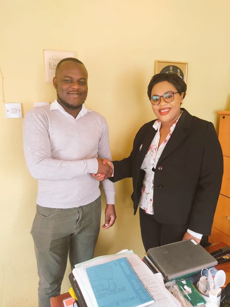 DGimax's tweet photo. Our CEO paid a visit to the CEO of Chitawira Private Hospital, one of the earliest clients of our Medix Hospital Management System.

Our drive to continue innovating the health industry is strong with over 7 hospitals now using Medix.

#Digimax #Medix https://t.co/CLIehsD3Je