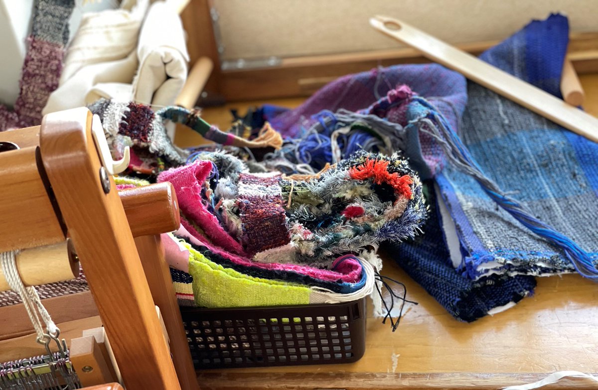 craftaid's tweet image. コラムを更新しました!!
今回は東京都国分寺にある福祉施設AnnBeeさんとのコラボレーションバッグの商品ストーリーです。

企画から販売まで2年....
やっと出来上がりました!!

障がいを持っていても国際協力に参加できることが彼らの自信につながっています。

▽コラム
craftaid.jp/?mode=f5