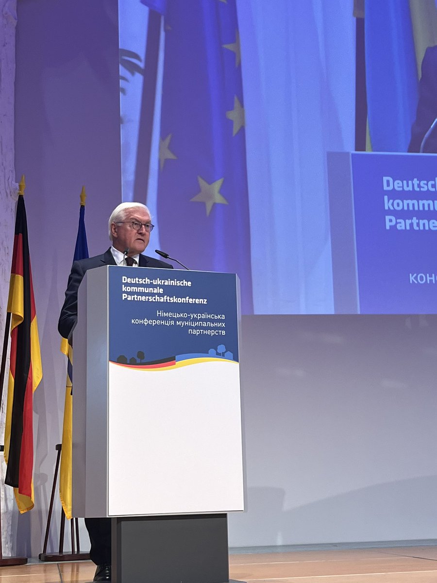 Makeiev's tweet photo. Ukrainer werden nicht aufhören, für ihre Freiheit zu kämpfen und wir werden nicht aufhören, die Ukrainer dabei zu unterstützen. Auf uns ist Verlass! – Bundespräsident Steinmeier an der deutsch-ukrainischen kommunalen Partnerschaftskonferenz. https://t.co/qnUkwhSfkN