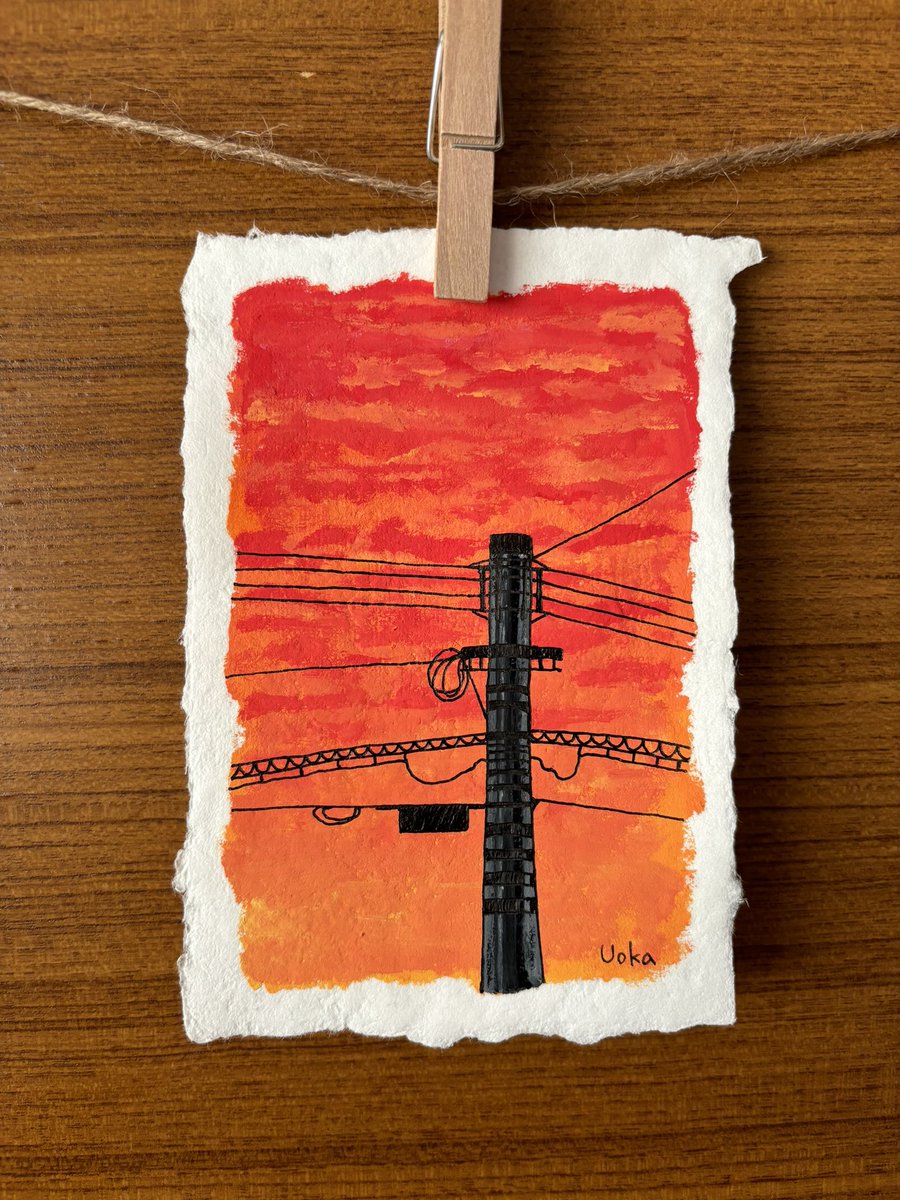 uoka96's tweet photo. 手作りポストカード de 日常の風景

夕焼け

日が落ちるのがとても早くなりましたね
寒さとあいまって寂しい感情が押し寄せてくる。

 #手作りハガキ #手作りポストカード #焼酎パック #夕焼け #電信柱 #電線 #日常の風景 #イラスト #illustration https://t.co/4N1qXxNGRj