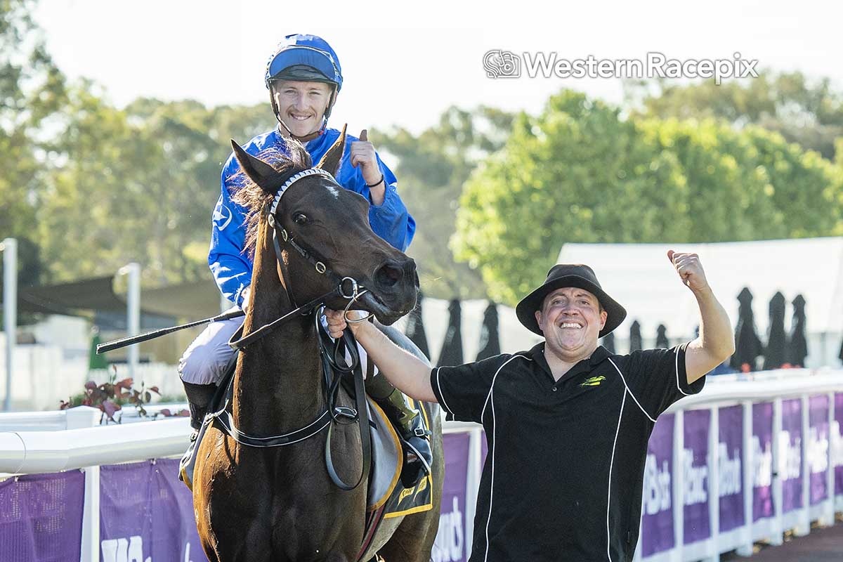 Western Racepix tweet media