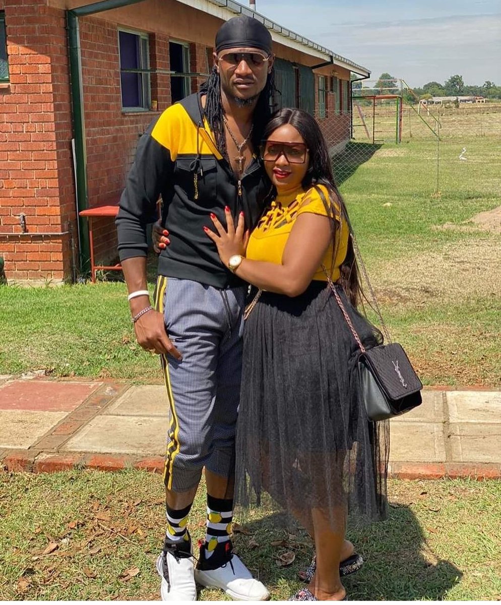 Meet an international award winning Musician

No tattoos
No beefs  
No scandals
No bad songs
No politics hidden in music career 
100% committed to Music ☑️