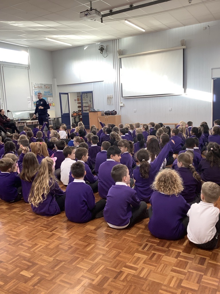 SunnysideAcad's tweet photo. Our years 1-3 children have been celebrating diversity and discussing inclusion today!
#weareGAT https://t.co/yai3bhQupt