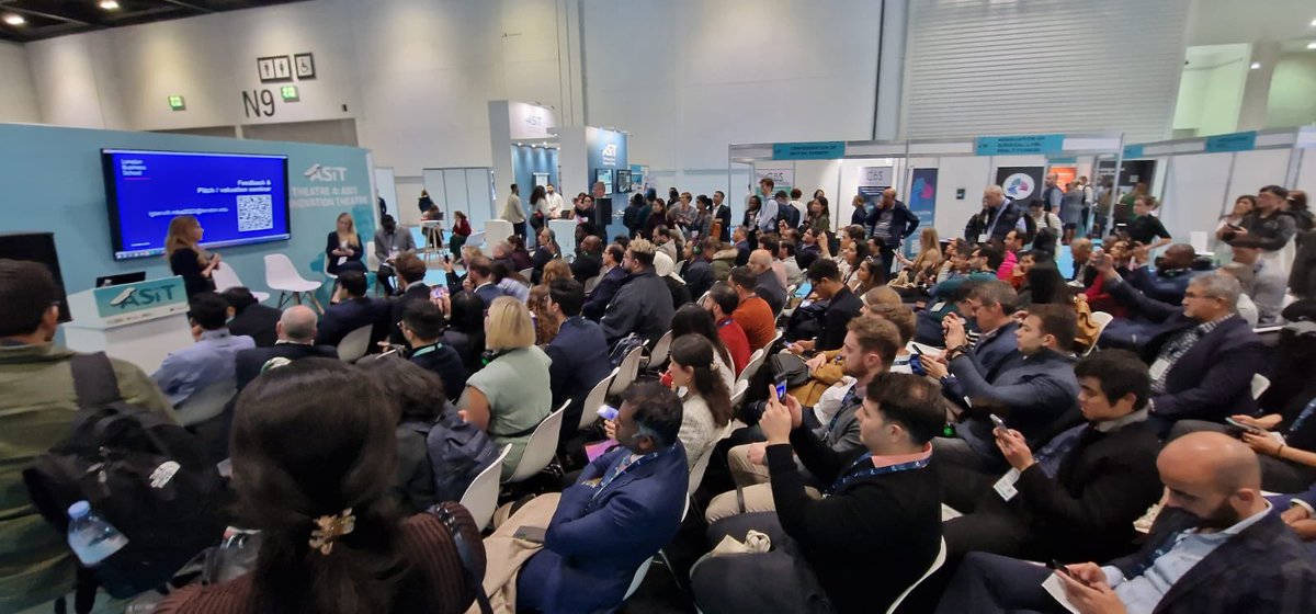 mattharrisdr's tweet photo. What an incredible first day @future_surgery. We are full steam ahead on day 2 at the @ASiTofficial innovation theatre.
We have innovation experiences from clinicians, video elogbook discussions and experts in AI from @viknesh_s and Prof Ronan Cahill https://t.co/NsSBftRr0X