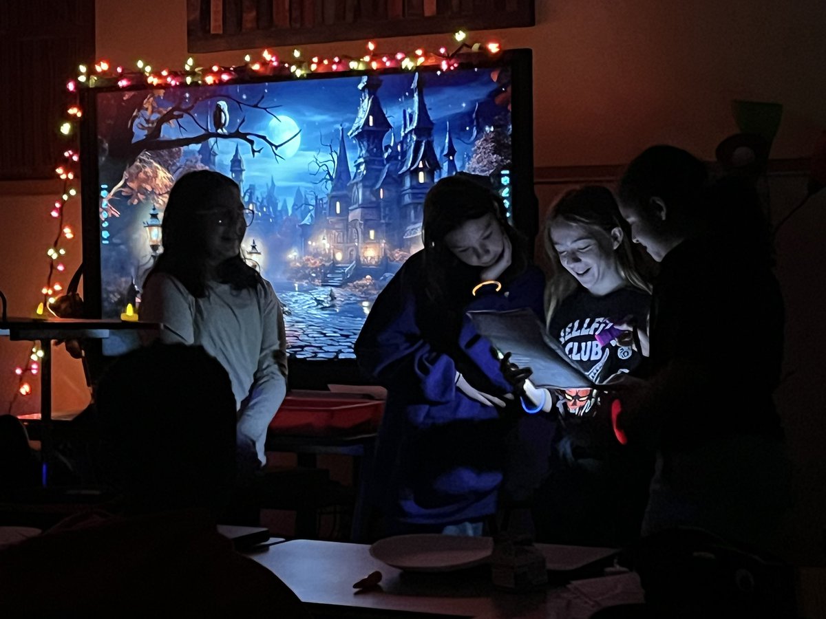 petiteflower975's tweet image. What a SPOOKY storytelling!! These 5th grade authors in Mrs. Lawhorn’s class wrote their own scary stories and shared them in a very eerie setting. #rde20yearsofputtingstudentsfirst #makingwritingfun #spookystorytime