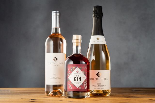 tuffonhall's tweet image. Our Trophy winning Rose, Silver awarding winning Sparkling Rose and our lovely seasonal Sloe Gin make the perfect gift package for this Christmas. Priced at £70.

You can order our Pink Package online at tuffonhall.co.uk/product/pink-m…

#christmasgift #giftpackage #christmaspackage