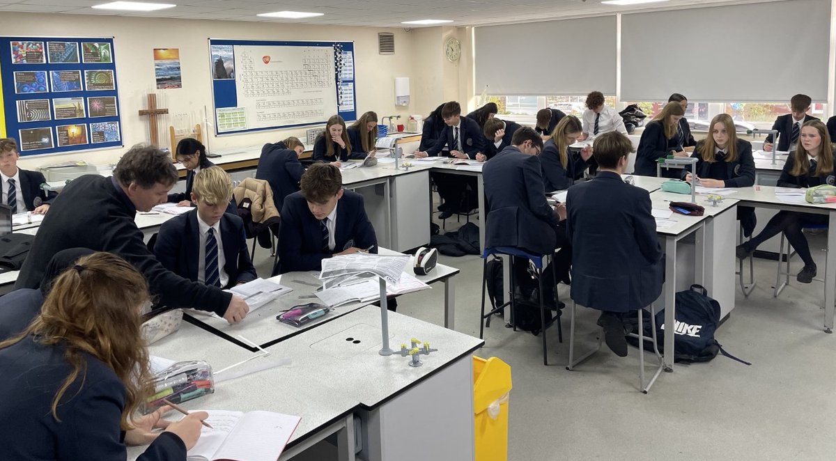 sirjohnlawes's tweet image. In Science lesson our Year 11 students were plotting graphs as a tool to analyse data collected from their science tests with acid and alkali to find the point of neutralisation. #sciencelesson @SJLScience