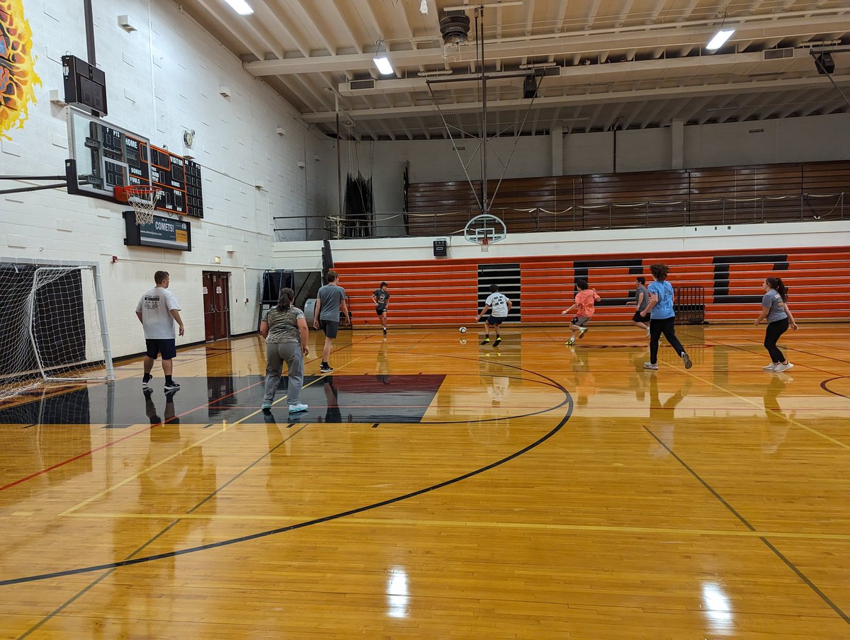 Went indoors last night and had 21 show up and play for two hours!! Excited to see those numbers!! Let's go Comets!!