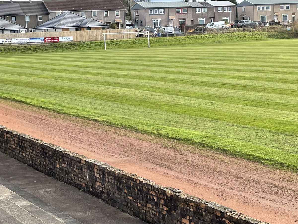 ShottsBonAccord's tweet image. The sun is oot and pitch drying up nicely hopefully the overnight weather stays favourable.