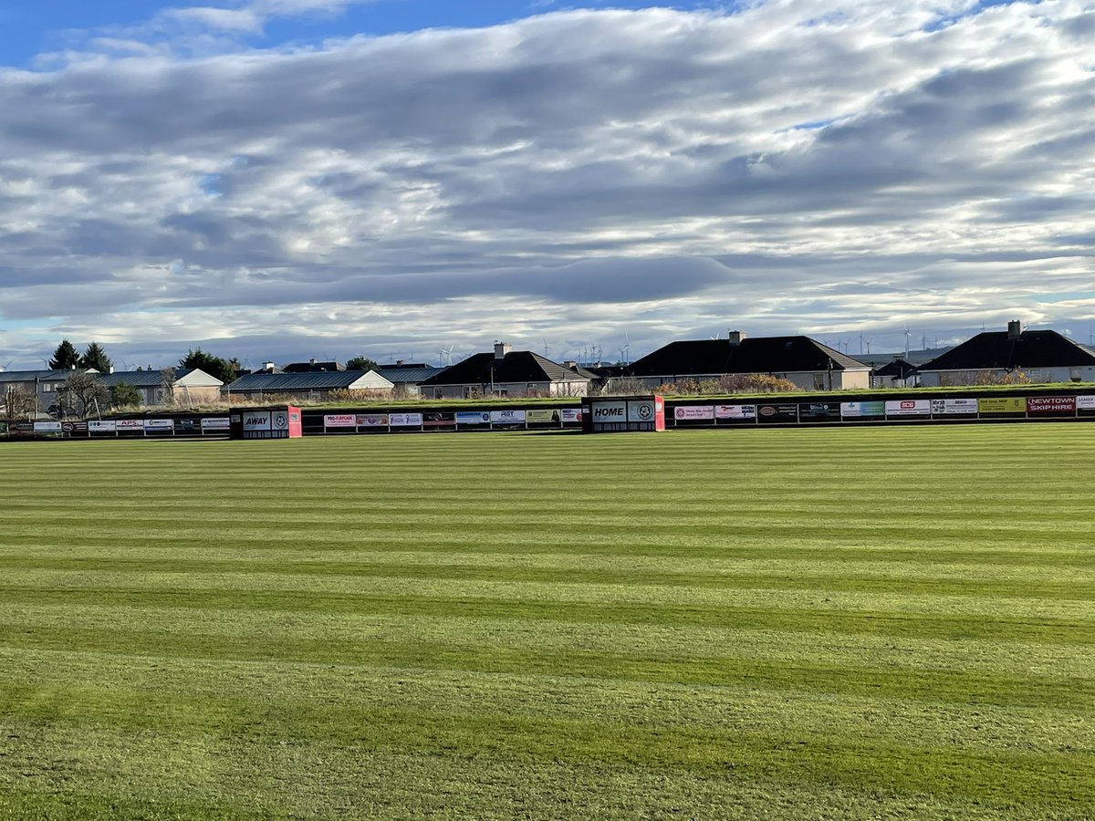 ShottsBonAccord's tweet image. The sun is oot and pitch drying up nicely hopefully the overnight weather stays favourable.