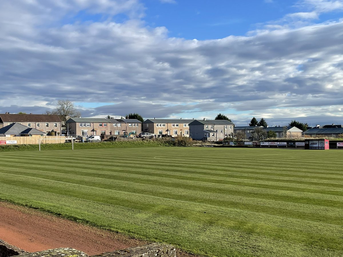 ShottsBonAccord's tweet image. The sun is oot and pitch drying up nicely hopefully the overnight weather stays favourable.