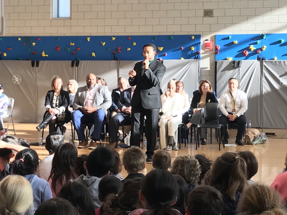 We’re thrilled to announce that De’Shawn Washington is the 2024 MA Teacher of the Year! ⁦<a href="/SchoolHastings/">Maria Hastings School</a>⁩ #lexington ⁦<a href="/MassEducation/">MassEducation</a>⁩ ⁦<a href="/CCSSO/">CCSSO</a>⁩