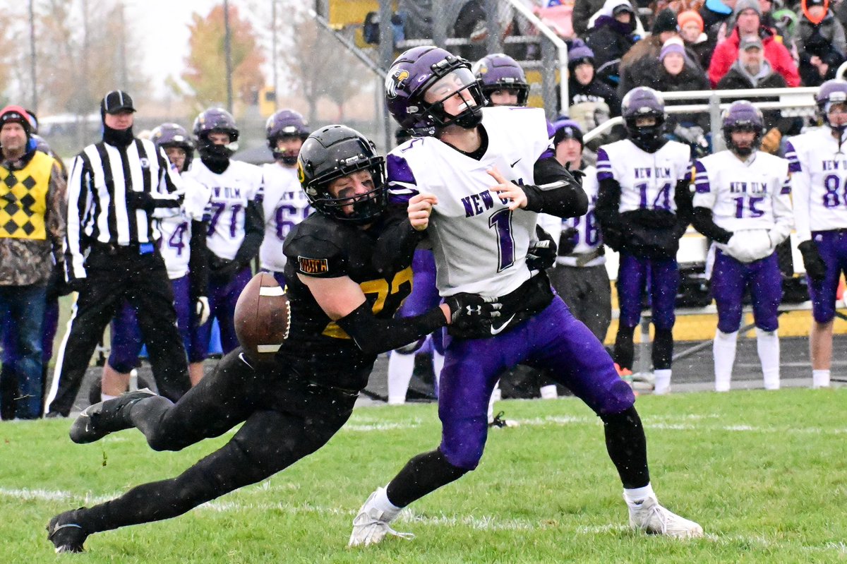 RomanBloemke's tweet photo. You bring the noise, they’ll bring the heat. 
7pm - Hutchinson takes on Marshall. 
Theme: White Out. https://t.co/eBH8S0iTWk